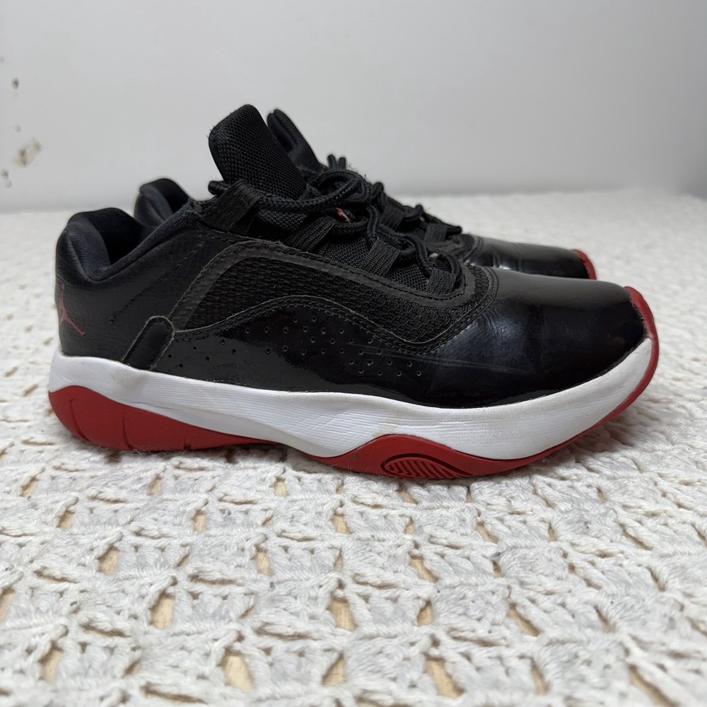 Air Jordan 11 CMFT Low Youth Size 7 Black Red White Bred DM0851-005